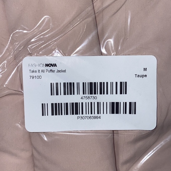 NWT Fashion Nova Take It All Puffer Jacket - Picture 10 of 10
